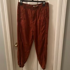 Anthropologie Lyocell joggers designer is Anthropologie Size S very comfortable.